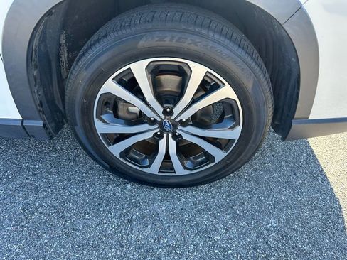 Used 2019 Subaru Forester Limited image 4