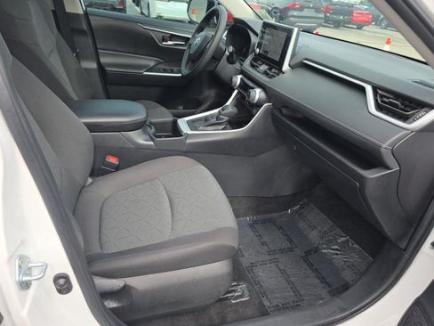 Used 2024 Toyota RAV4 XLE w/ Convenience Package FWD image 13