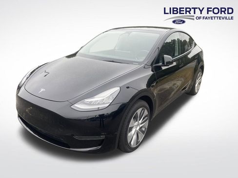 Used 2023 Tesla Model Y Long Range AWD/4WD image 1
