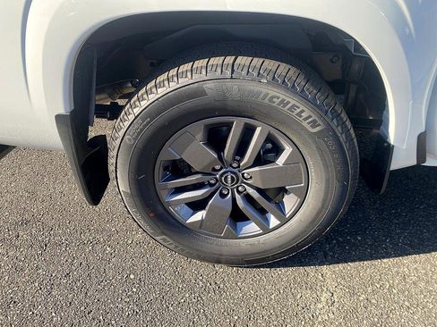 New 2026 Nissan Frontier SV image 9