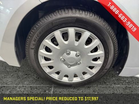 Used 2020 Toyota Corolla LE image 24