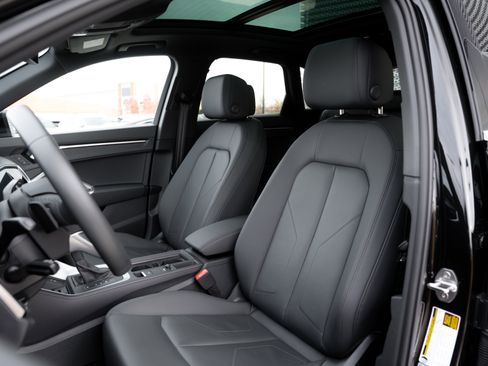 Certified 2025 Audi Q3 2.0T Premium w/ Convenience Package image 22