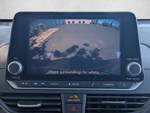 Used 2023 Nissan Altima 2.5 SV FWD image 14