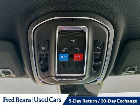 Used 2024 Jeep Grand Cherokee Limited w/ Black Appearance Package image 23