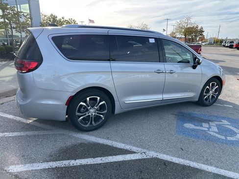 New 2026 Chrysler Pacifica Pinnacle w/ Trailer Tow Group image 34