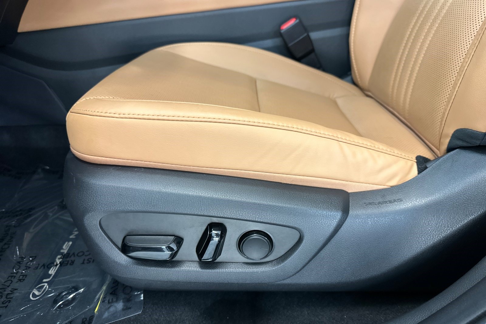 Used 2024 Lexus NX 250 FWD w/ Cold Area Package image 14