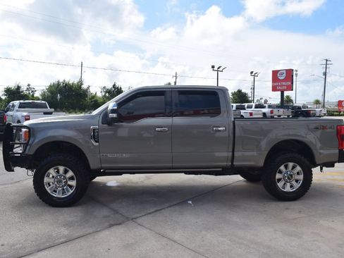 Used 2019 Ford F250 Platinum w/ Platinum Ultimate Package AWD/4WD image 6