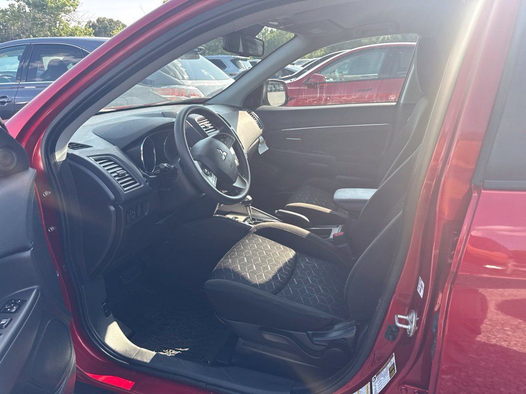 Used 2024 Mitsubishi Outlander Sport AWD image 3