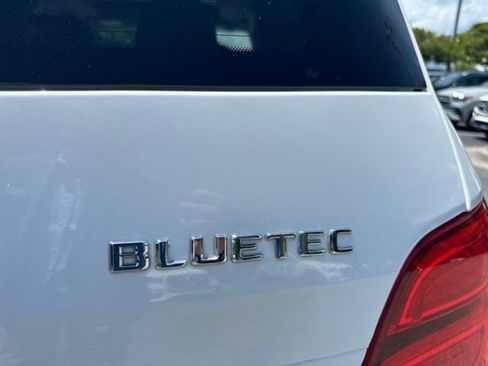 Used 2015 Mercedes-Benz GLK 250 BlueTEC 4MATIC image 6
