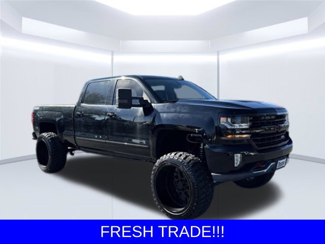 Used 2017 Chevrolet Silverado 1500 LT w/ All Star Edition AWD/4WD image 1