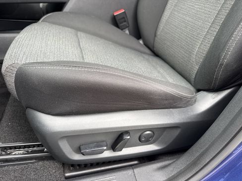 Used 2023 Nissan Rogue SV FWD image 16
