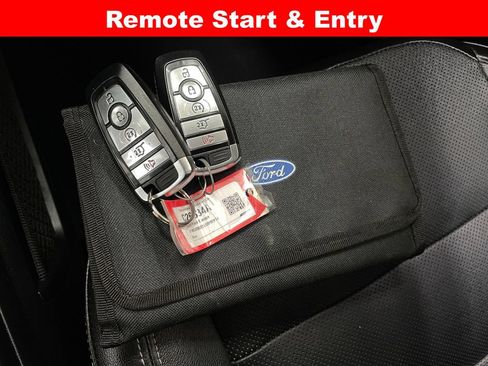 Used 2020 Ford Escape Titanium w/ Titanium Premium Package 2.0 AWD/4WD image 8