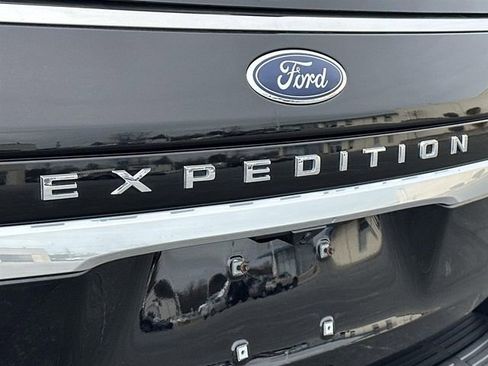 Used 2023 Ford Expedition Platinum image 33