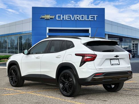 Certified 2024 Chevrolet Trax ACTIV w/ Sunroof Package image 4