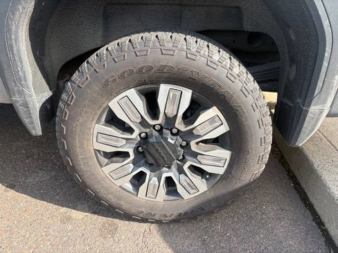 Used 2026 GMC Sierra 2500 Denali w/ Denali Reserve Package AWD/4WD image 8