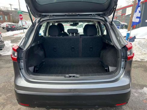 Used 2021 Nissan Rogue Sport S image 32