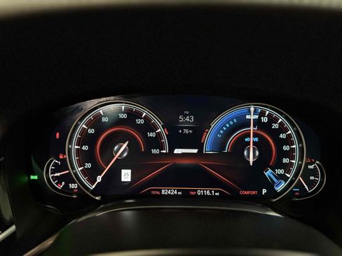 Used 2018 BMW 740e xDrive AWD/4WD image 9