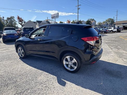 Used 2019 Honda HR-V LX image 14