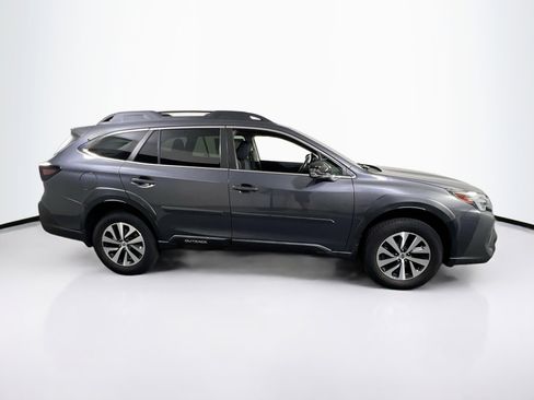 Used 2023 Subaru Outback Premium image 4