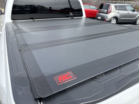 Used 2024 Chevrolet Colorado LT RWD image 25