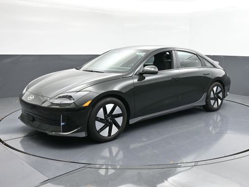 Used 2024 Hyundai Ioniq 6 SEL RWD image 1
