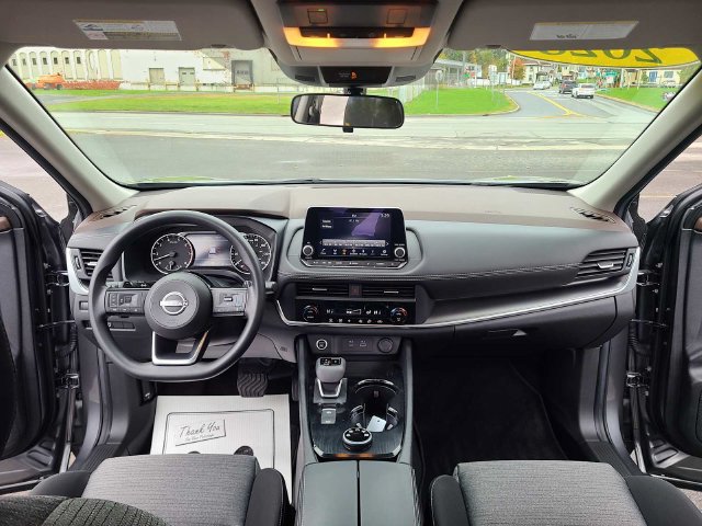 Used 2023 Nissan Rogue SV AWD/4WD image 11
