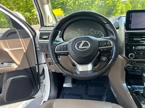 Used 2022 Lexus GX 460 Luxury w/ Sport Design Package AWD/4WD image 14