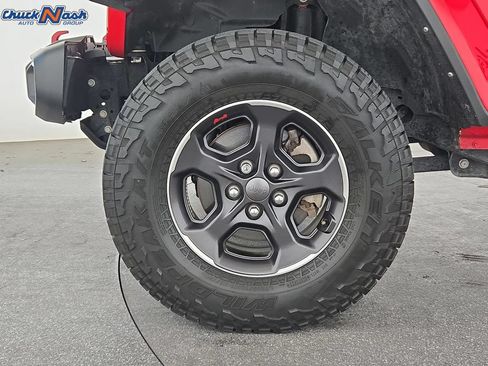 Used 2023 Jeep Gladiator Rubicon w/ LED Lighting Group AWD/4WD image 23
