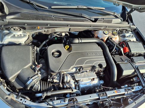 Used 2025 Chevrolet Malibu LS FWD image 28
