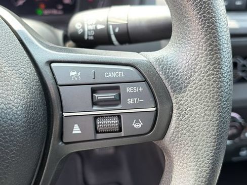 Used 2025 Honda Accord LX image 13