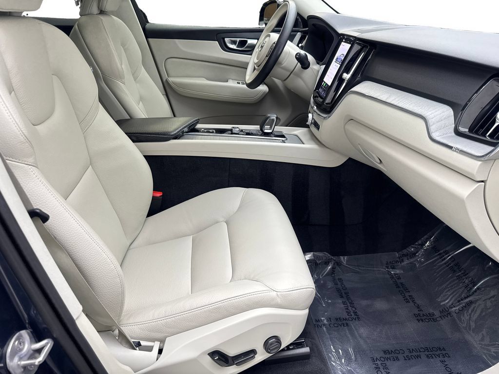 Used 2024 Volvo XC60 B5 Plus w/ Protection Package Premier AWD/4WD image 46