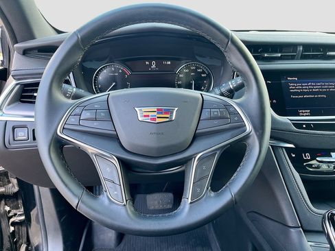 Used 2025 Cadillac XT5 Luxury w/ LPO, Floor Liner Package FWD image 11