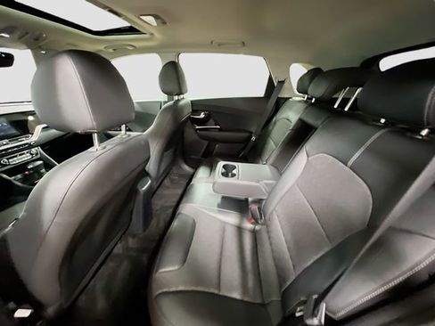 Certified 2022 Kia Niro LXS image 23