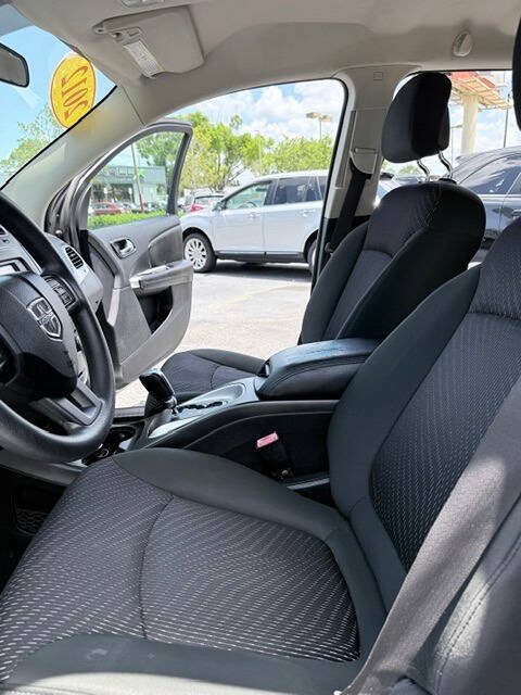 Used 2012 Dodge Journey SXT w/ Flexible Seating Group FWD image 10
