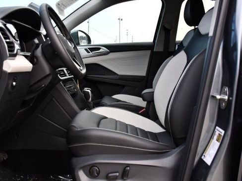 New 2026 Volkswagen Taos SEL image 12