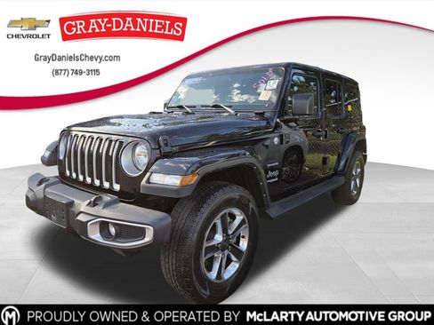 Used 2022 Jeep Wrangler Unlimited Sahara w/ Cold Weather Group AWD/4WD image 1