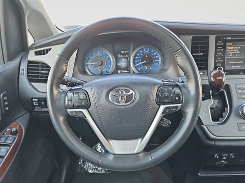 Used 2020 Toyota Sienna Limited AWD/4WD image 42