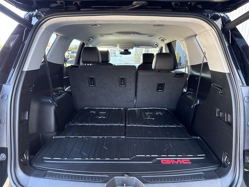 Used 2021 GMC Acadia SLT image 18