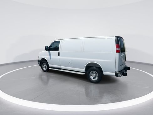 Used 2025 Chevrolet Express 2500 w/ Driver Convenience Package RWD image 8
