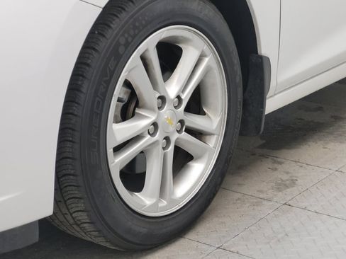 Used 2017 Chevrolet Cruze LT image 31