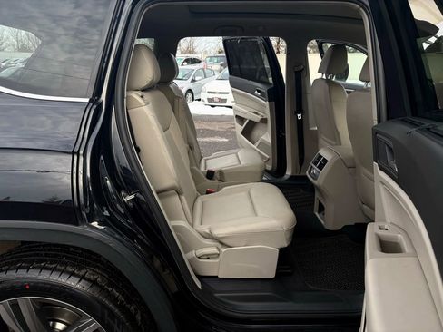 Used 2019 Volkswagen Atlas SE w/ Panoramic Sunroof Package image 27