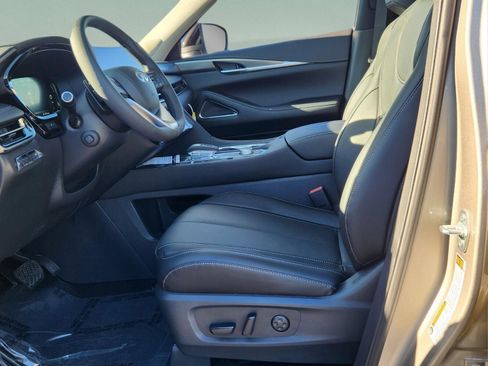 Certified 2025 INFINITI QX60 Luxe image 9