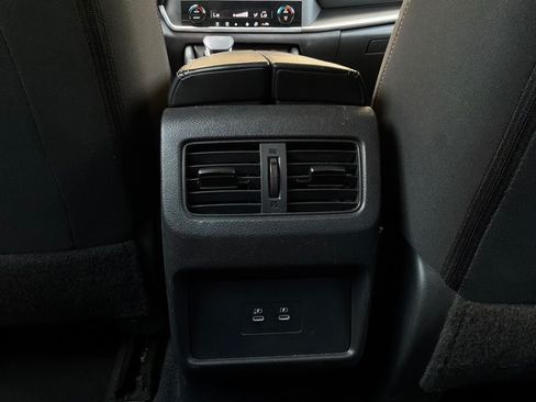 Used 2025 Nissan Rogue SV AWD/4WD image 14