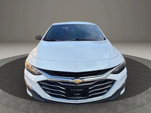 Used 2020 Chevrolet Malibu LS image 2