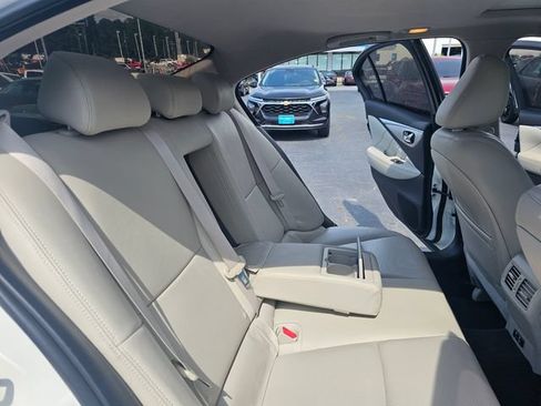 Used 2023 INFINITI Q50 Luxe w/ Cargo Package RWD image 15