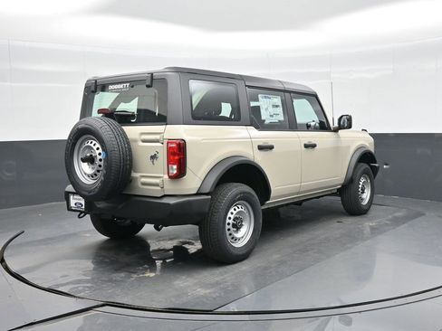 New 2025 Ford Bronco 4-Door image 7