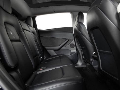 Used 2022 Tesla Model Y Performance image 23