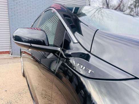 Used 2017 Chevrolet Volt LT w/ Comfort Package image 8