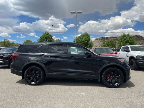 Used 2022 Ford Explorer ST w/ ST Street Pack image 10