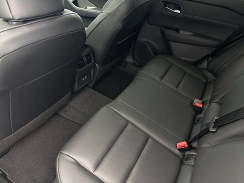 Used 2026 Nissan Rogue Dark Armor FWD image 11